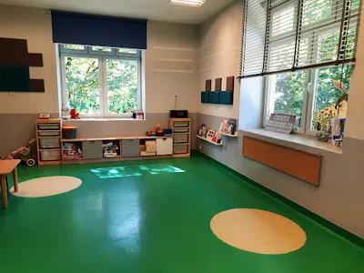 Niepubliczne Przedszkole i Żłobek Akademia Kolorowych Podróży